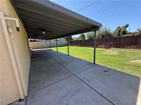 Exterior - 2601 Dore Dr, Bakersfield, CA 93304 photo 5 of 8