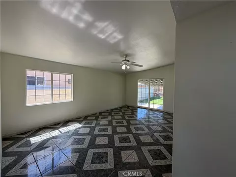 Living - 2601 Dore Dr, Bakersfield, CA 93304 photo 1 of 2
