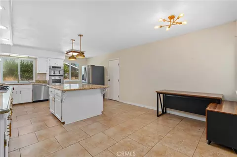 Kitchen - 789 Hudspeth St, Simi Valley, CA 93065 photo 4 of 5