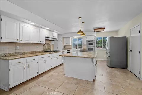 Kitchen - 789 Hudspeth St, Simi Valley, CA 93065 photo 3 of 5