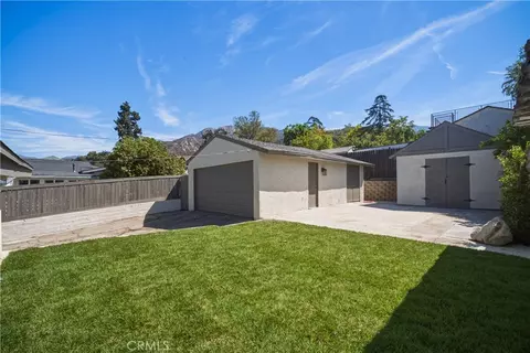 Exterior - 10512 Samoa Ave, Tujunga, CA 91042 photo 6 of 8