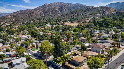 View/Area - 10512 Samoa Ave, Tujunga, CA 91042 photo 5 of 7