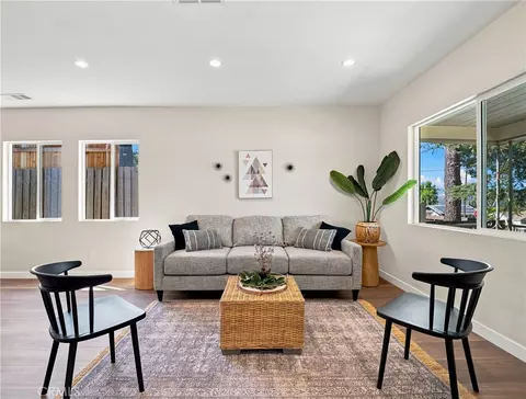 Living - 10512 Samoa Ave, Tujunga, CA 91042 photo 1 of 2