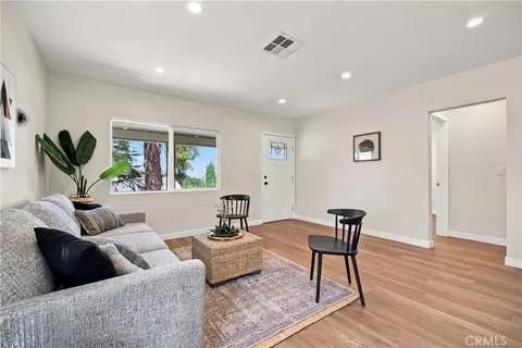 Living - 10512 Samoa Ave, Tujunga, CA 91042 photo 2 of 2