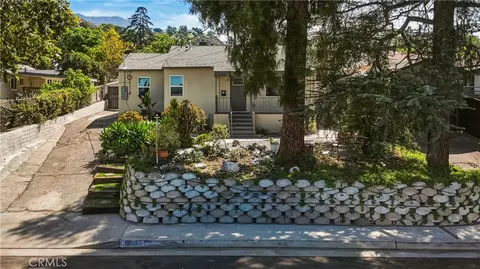 Exterior - 10512 Samoa Ave, Tujunga, CA 91042 photo 2 of 8
