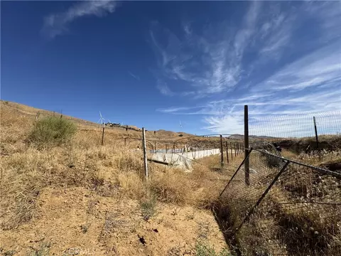 Exterior - 11647 Cameron Canyon Rd, Mojave, CA 93501 photo 9 of 15
