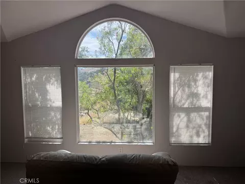 Living - 11647 Cameron Canyon Rd, Mojave, CA 93501 photo 5 of 6