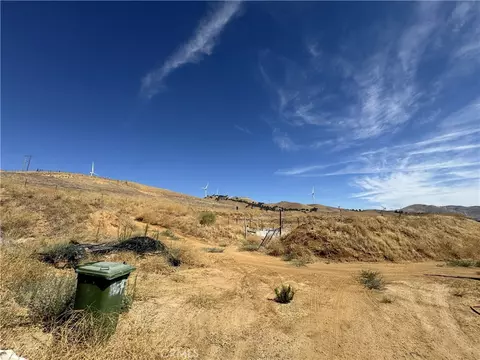 Exterior - 11647 Cameron Canyon Rd, Mojave, CA 93501 photo 6 of 15