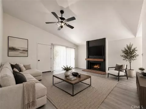 Living - 5107 Jefferson, Oxnard, CA 93033 photo 1 of 2