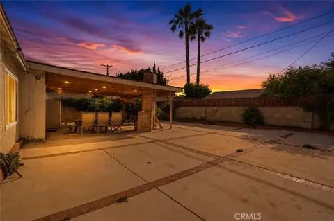 Exterior - 6949 Aura Ave, Reseda, CA 91335 photo 2 of 7