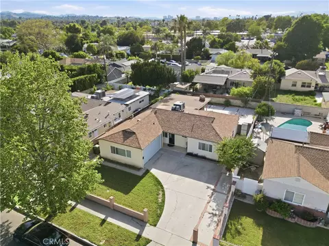 View/Area - 6949 Aura Ave, Reseda, CA 91335 photo 2 of 4