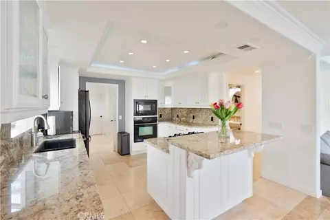 Kitchen - 2355 Peninsula, Oxnard, CA 93035 photo 1 of 2