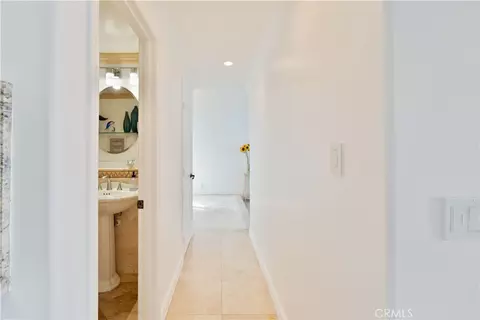 Entry Way - 2355 Peninsula, Oxnard, CA 93035 photo 5 of 5