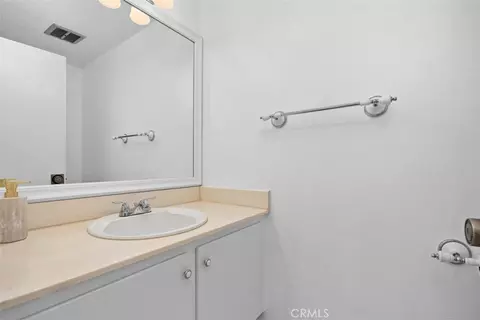 Bath - 2399 Jefferson #5, Carlsbad, CA 92008 photo 4 of 4