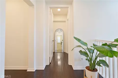 Entry Way - 21737 Propello, Saugus, CA 91350 photo 5 of 8