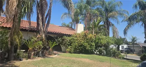 Exterior - 6300 Devon, Bakersfield, CA 93309 photo 5 of 7
