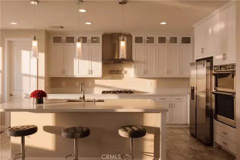 Kitchen - 28511 Sparrow Way, Saugus, CA 91350 photo 1 of 3
