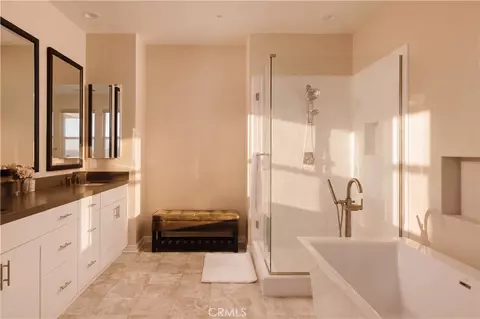 Bath - 28511 Sparrow Way, Saugus, CA 91350 photo 1 of 3