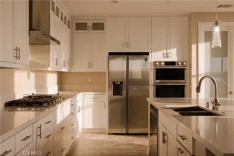 Kitchen - 28511 Sparrow Way, Saugus, CA 91350 photo 2 of 3