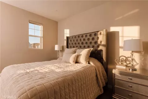 Bedroom - 28511 Sparrow Way, Saugus, CA 91350 photo 2 of 4