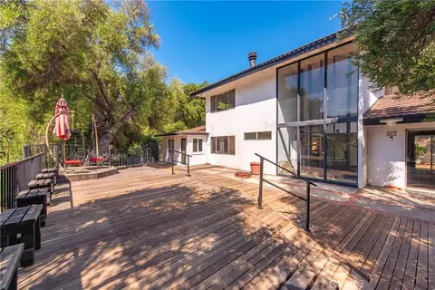 Exterior - 2125 Eastedge, Glendale, CA 91206 photo 9 of 15