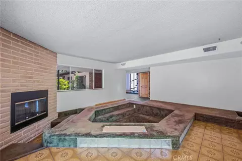 Living - 2125 Eastedge, Glendale, CA 91206 photo 5 of 8