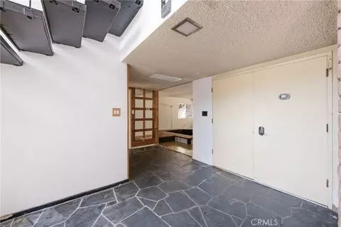 Entry Way - 2125 Eastedge, Glendale, CA 91206 photo 3 of 4