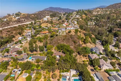 View/Area - 2125 Eastedge, Glendale, CA 91206 photo 1 of 7