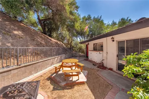 Exterior - 2125 Eastedge, Glendale, CA 91206 photo 5 of 15