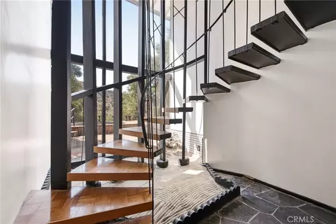 Entry Way - 2125 Eastedge, Glendale, CA 91206 photo 2 of 4