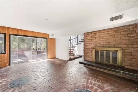 Living - 2125 Eastedge, Glendale, CA 91206 photo 3 of 8
