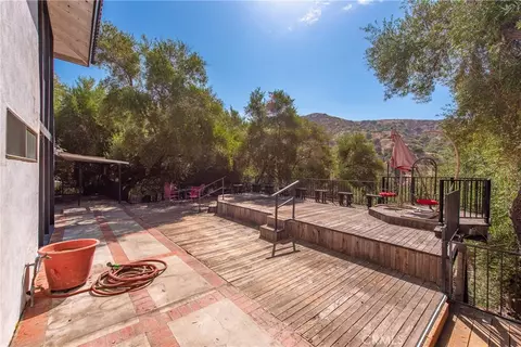 Exterior - 2125 Eastedge, Glendale, CA 91206 photo 8 of 15