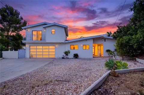 4715 Burgundy Rd, Woodland Hills, CA 91364