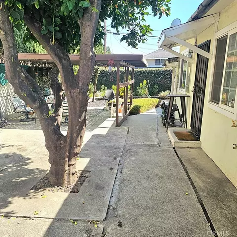 Exterior - 2056 E Villa, Pasadena, CA 91107 photo 4 of 9