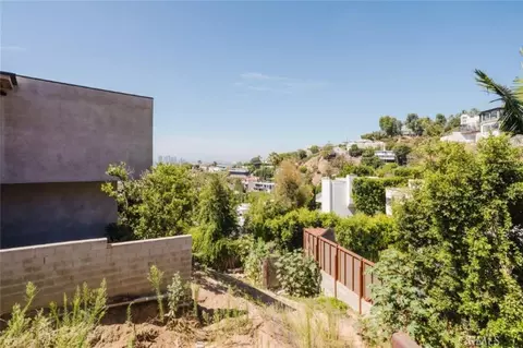 1688 Sunset Plaza Dr, Los Angeles, CA 90069