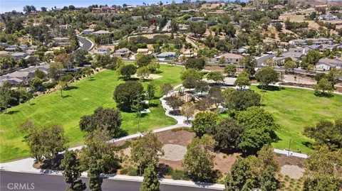 View/Area - 696 Corte Vina, Camarillo, CA 93010 photo 12 of 13