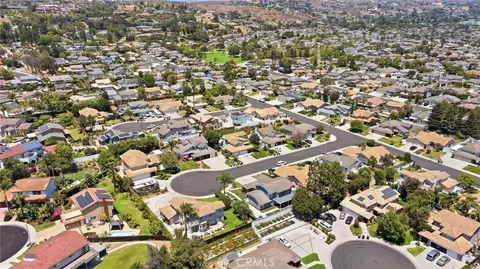 View/Area - 696 Corte Vina, Camarillo, CA 93010 photo 8 of 13