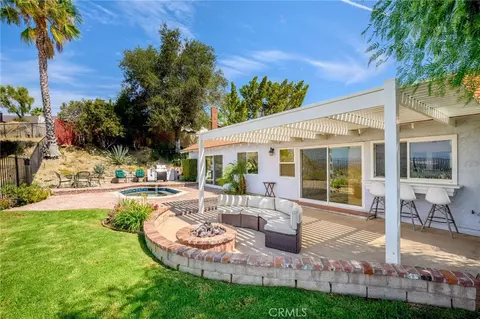 Exterior - 27403 Garza Dr, Saugus, CA 91350 photo 5 of 13