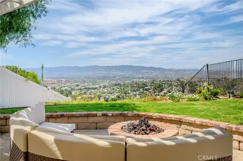 27403 Garza Dr, Saugus, CA 91350
