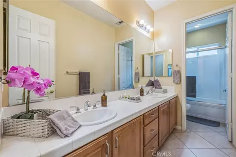 Bath - 43277 Sentiero Dr, Indio, CA 92203 photo 4 of 4