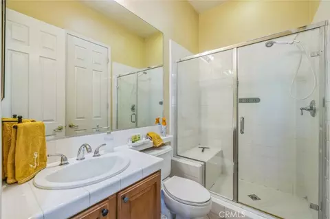 Bath - 43277 Sentiero Dr, Indio, CA 92203 photo 3 of 4