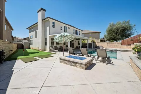 Exterior - 28746 High Ridge Dr, Santa Clarita, CA 91390 photo 7 of 11