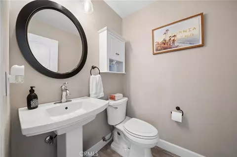 Bath - 28746 High Ridge Dr, Santa Clarita, CA 91390 photo 3 of 3