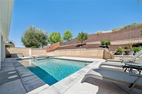 Exterior - 28746 High Ridge Dr, Santa Clarita, CA 91390 photo 5 of 11