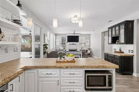 Kitchen - 28746 High Ridge Dr, Santa Clarita, CA 91390 photo 6 of 6