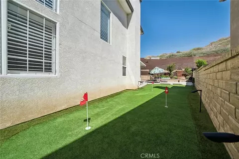Exterior - 28746 High Ridge Dr, Santa Clarita, CA 91390 photo 9 of 11