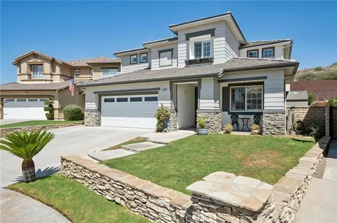 Exterior - 28746 High Ridge Dr, Santa Clarita, CA 91390 photo 2 of 11