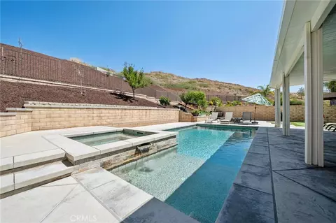 Exterior - 28746 High Ridge Dr, Santa Clarita, CA 91390 photo 6 of 11