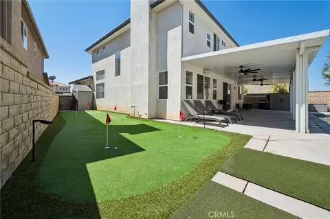 Exterior - 28746 High Ridge Dr, Santa Clarita, CA 91390 photo 8 of 11