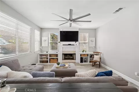 Living - 28746 High Ridge Dr, Santa Clarita, CA 91390 photo 2 of 2